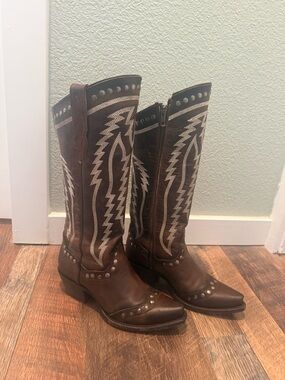 Dan Post Brown Studded Western Cowboy Boots with White Embroidery size 6.5
